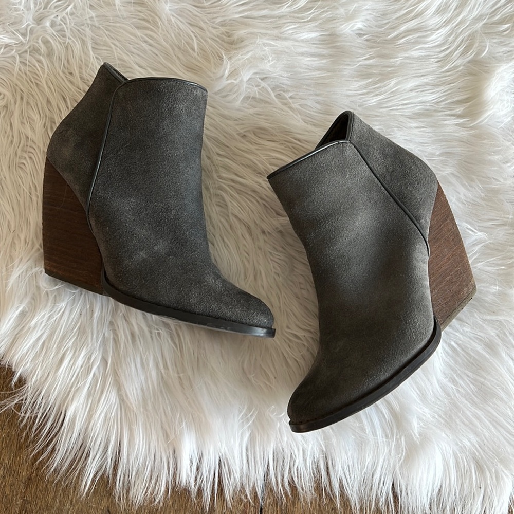 very volatile gray leather suede wedge ankle boots size 6.5